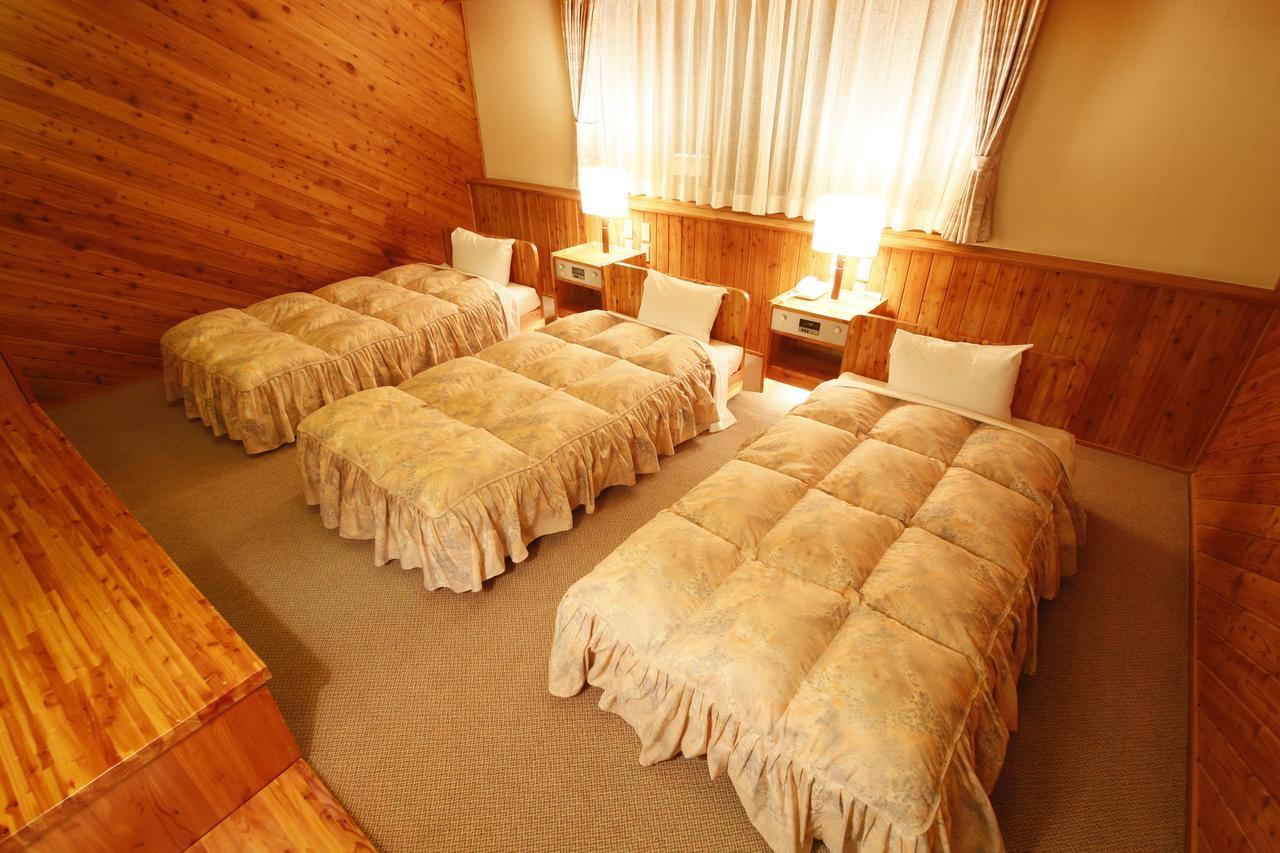 Log Hotel Larch Lake Kanayama Minamifurano Pokój zdjęcie