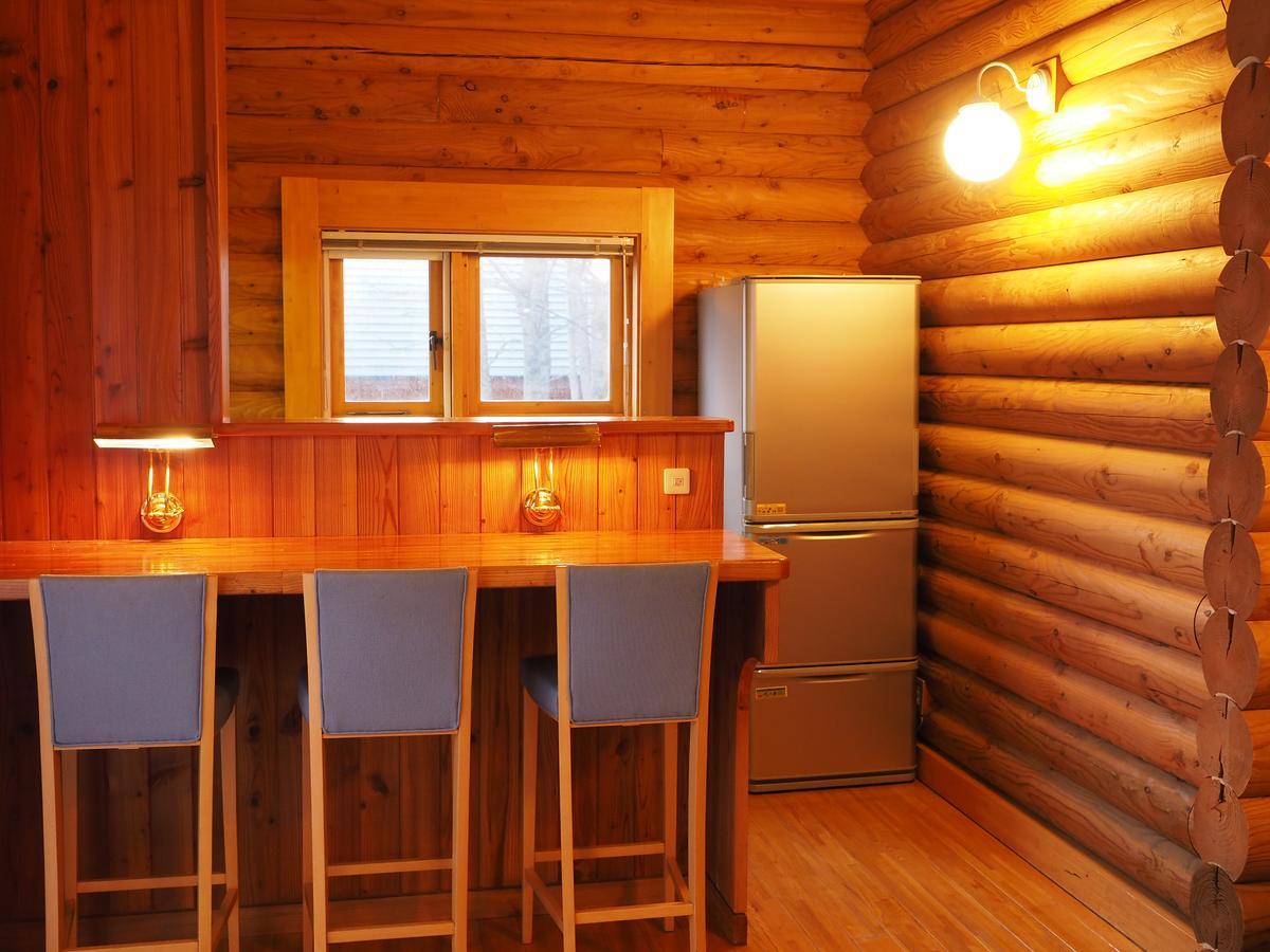 Log Hotel Larch Lake Kanayama Minamifurano Pokój zdjęcie
