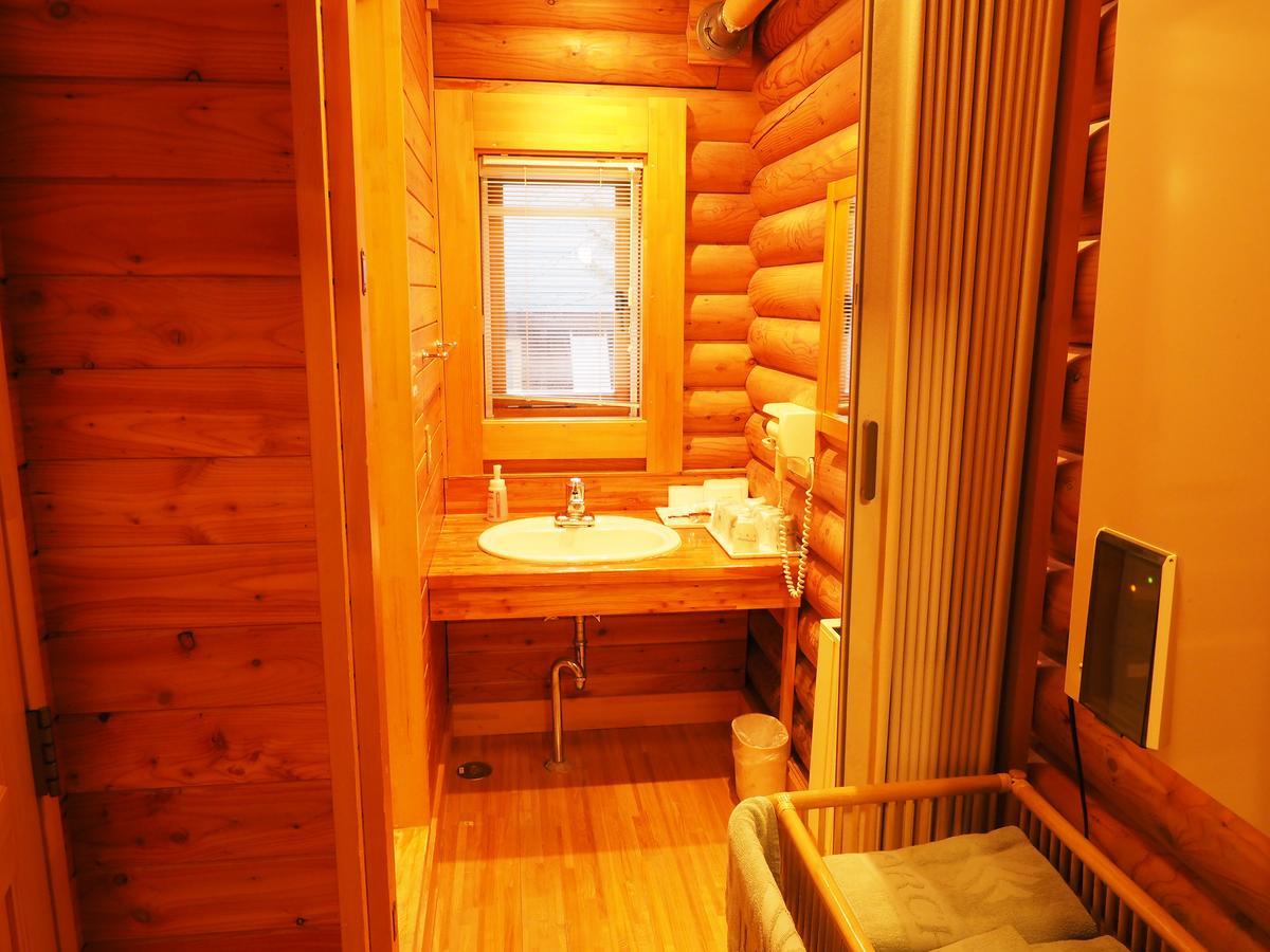 Log Hotel Larch Lake Kanayama Minamifurano Pokój zdjęcie