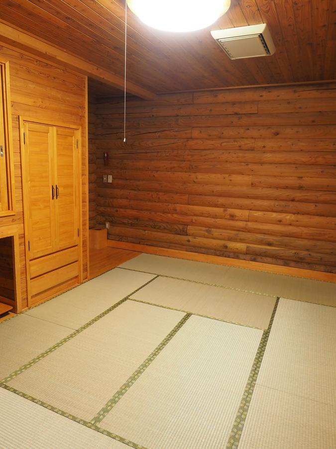 Log Hotel Larch Lake Kanayama Minamifurano Pokój zdjęcie