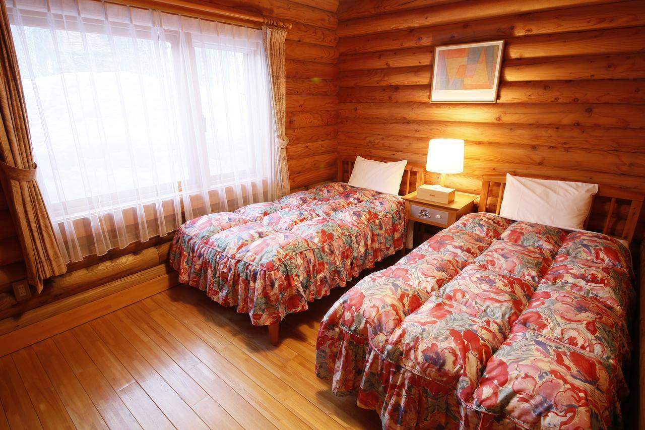 Log Hotel Larch Lake Kanayama Minamifurano Pokój zdjęcie