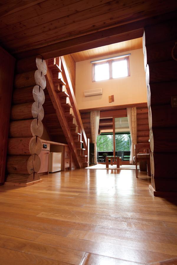 Log Hotel Larch Lake Kanayama Minamifurano Pokój zdjęcie
