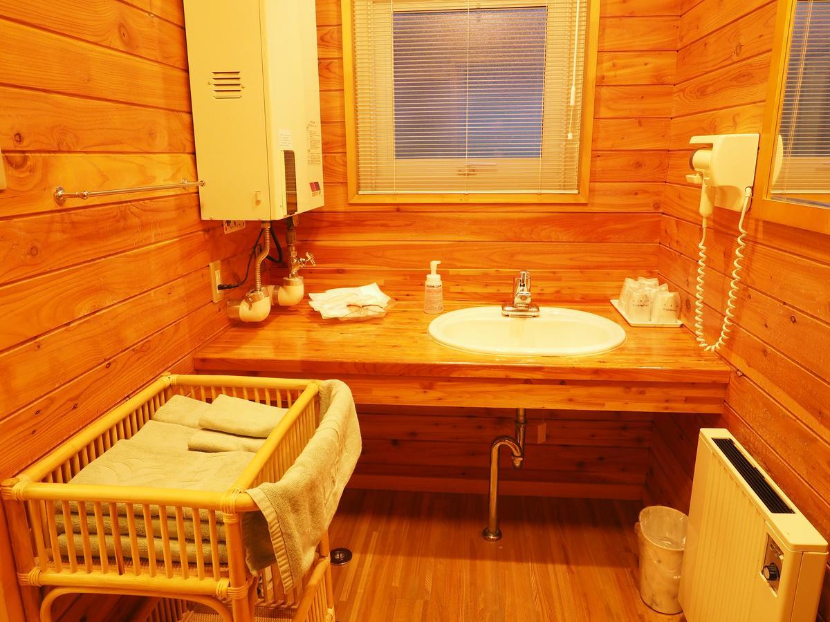 Log Hotel Larch Lake Kanayama Minamifurano Pokój zdjęcie