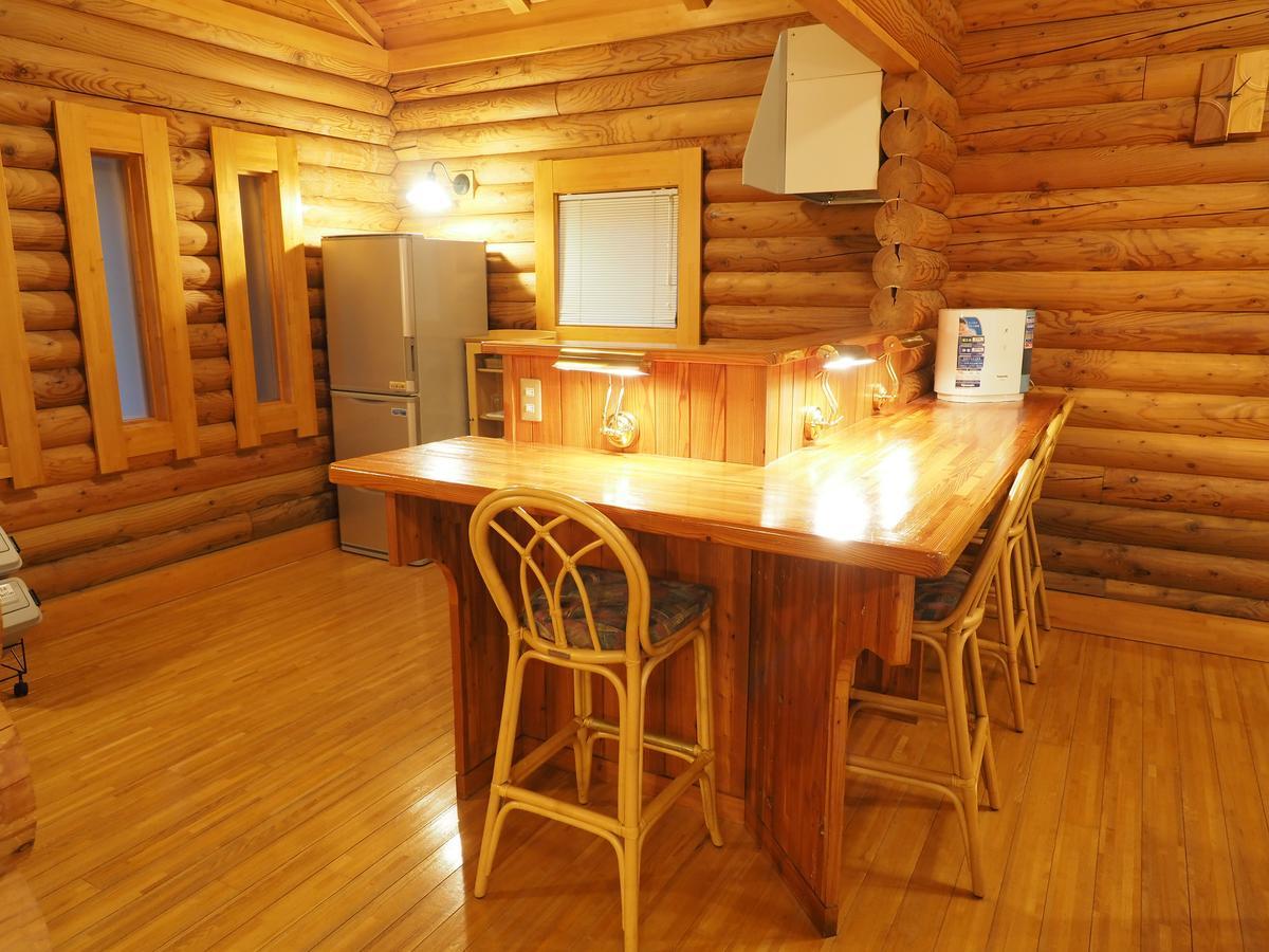 Log Hotel Larch Lake Kanayama Minamifurano Pokój zdjęcie