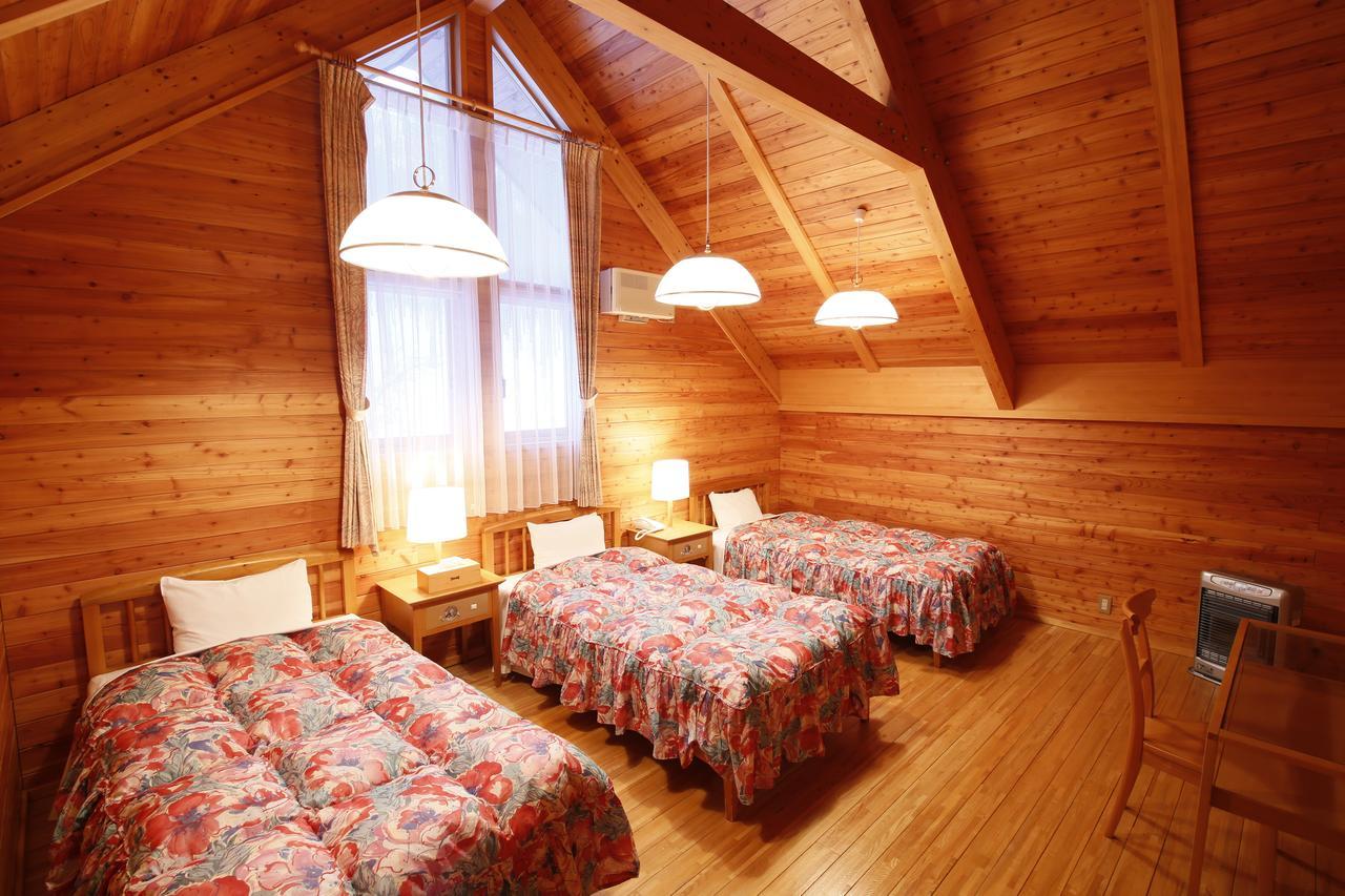 Log Hotel Larch Lake Kanayama Minamifurano Pokój zdjęcie