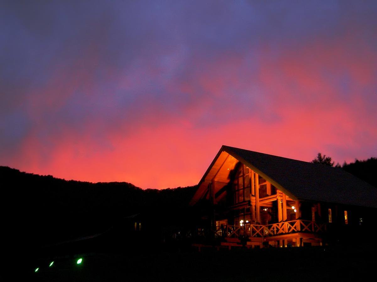 Log Hotel Larch Lake Kanayama Minamifurano Zewnętrze zdjęcie