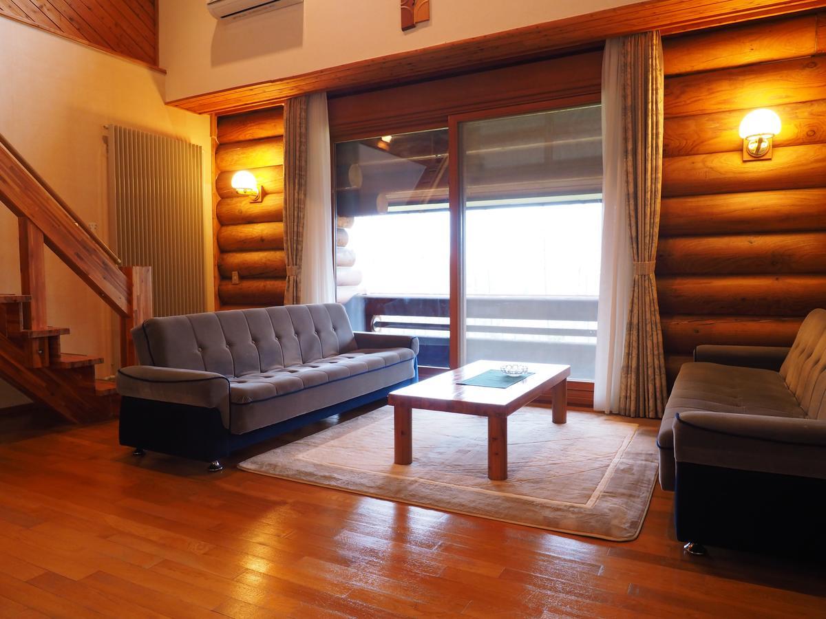 Log Hotel Larch Lake Kanayama Minamifurano Pokój zdjęcie
