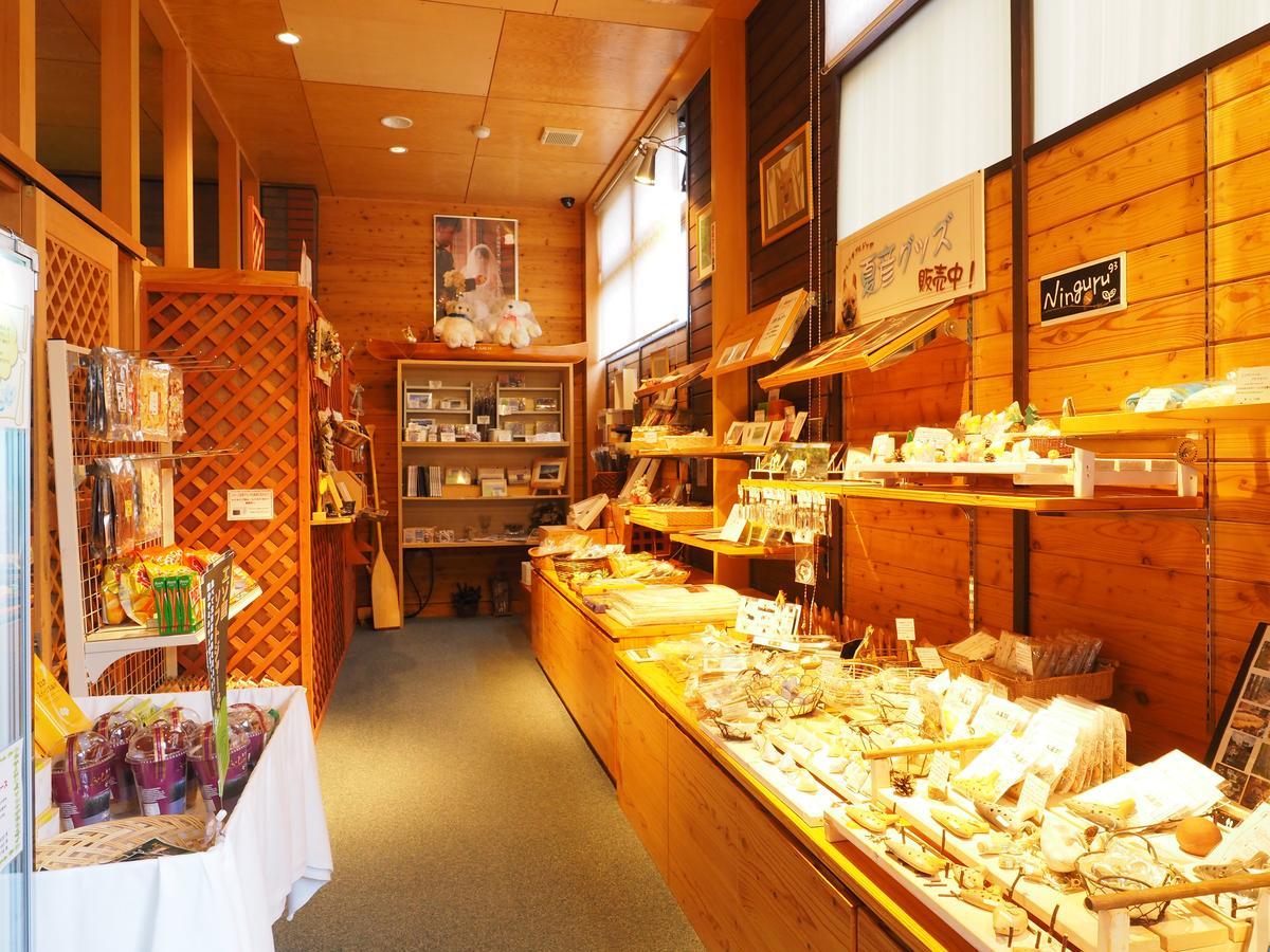Log Hotel Larch Lake Kanayama Minamifurano Zewnętrze zdjęcie